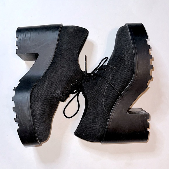 Black used lace up chunky heel ankle booties - loafer heels - Women’s size 8.5 - Picture 2 of 4